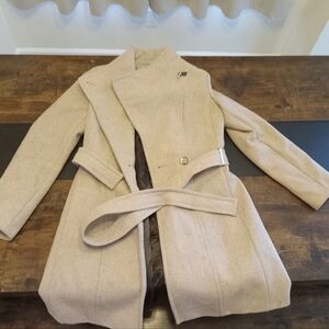 Elegant Beige Women's Coat